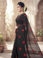 Women Black Floral Printed Saree with Red & White Flower Motifs - Image 2
