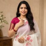 Women's Off-White Organza Saree with Hand-Painted Pink Floral Border, Scalloped Edge Designer Saree with Unstitched Blouse Piece - Image 4